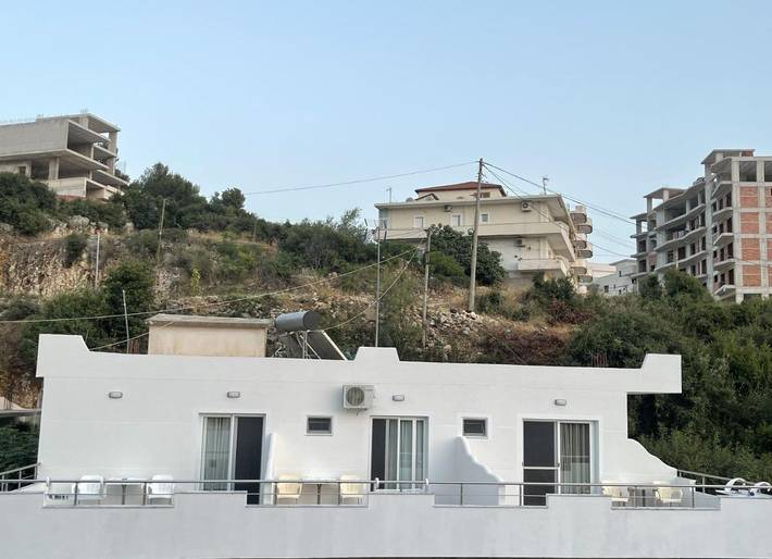Maison d’hôte pour 3 personnes, avec Balcon et Terrasse ainsi que Jardin et Vue