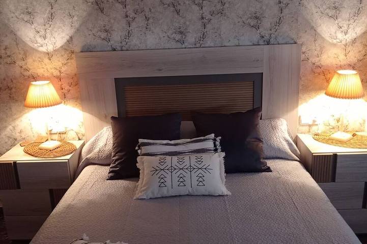 Ganze Wohnung, Holiday apartment located halfway between Dinopolis And Albarracin in Cella, Teruel und Umgebung