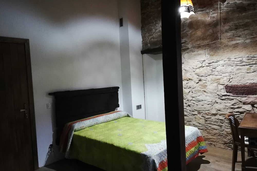Light room in Rubiá, Ourense Region