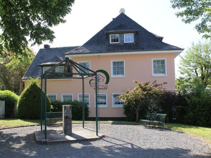 Ferienwohnung für 6 Personen, mit Terrasse und Garten sowie Sauna in Daun - 2