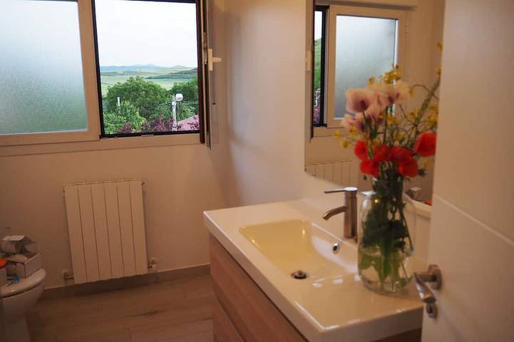 Ganze Wohnung, Apartamento en un Encantador Pueblo in Herramélluri, La Rioja Provinz