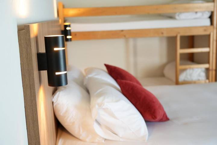 Hôtel pour 2 personnes, avec terrasse à Laveissière - 4