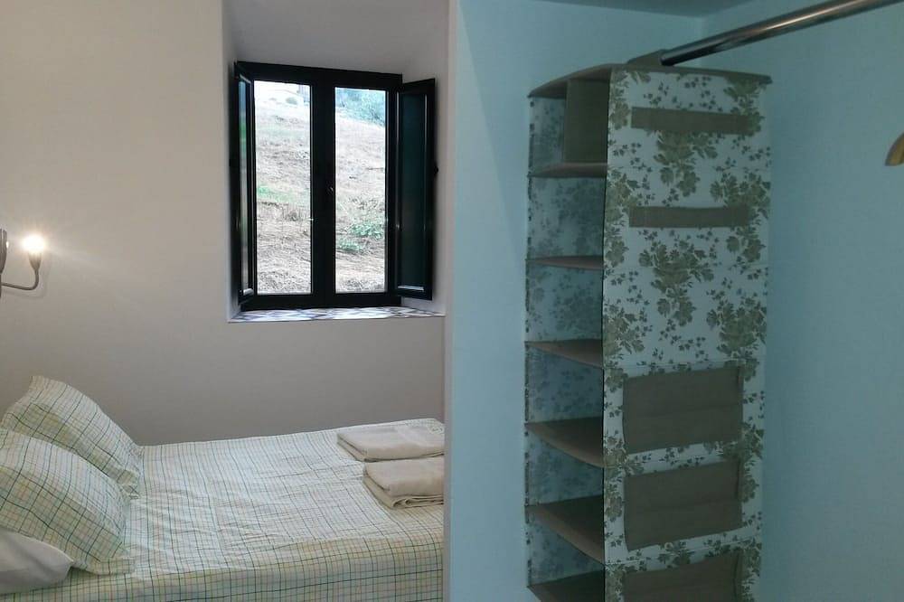 Cozy Andalusian Country House La Umbria de la Ribera House Patio in El Pedroso, Sierra Morena