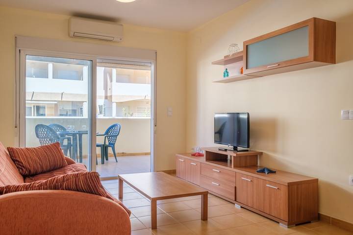 Apartamento entero, Apartamento "Playasol" con piscina compartida, terraza privada y A/C in Zona Triador, Vinaroz