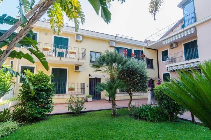 Ferienhaus für 3 Personen, mit Balkon und Terrasse sowie Garten und Ausblick