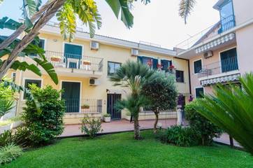 Cottage pour 3 personnes, avec vue et jardin, animaux acceptés à Acireale