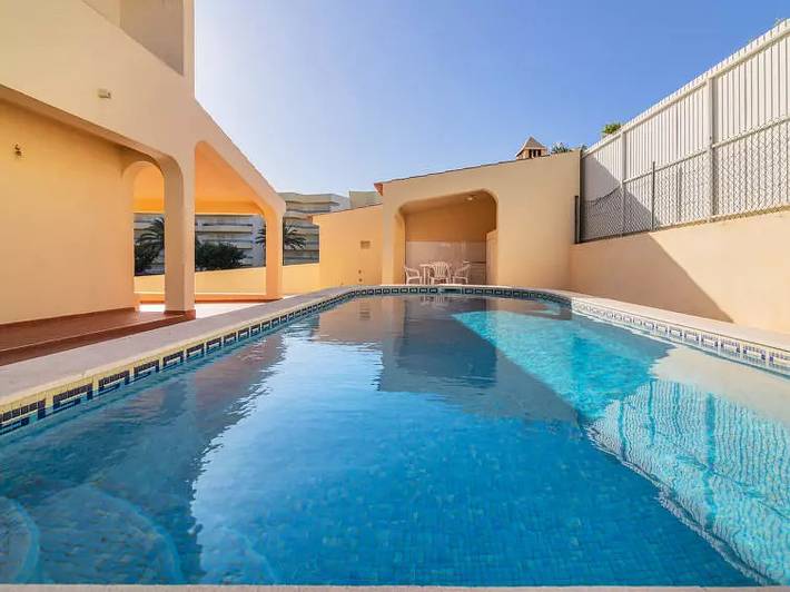 Location de vacances pour 8 personnes, avec balcon et piscine à Guia - 3