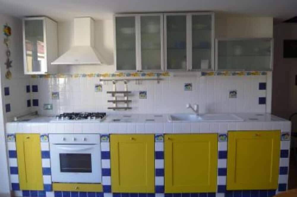 Appartement entier, In Melito Ps (Rc) super-accessorized apartment on the bergamot and jasmine coast in Melito di Porto Salvo, Côte Tyrrhénienne Calabre