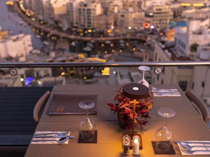 Hôtel pour 5 personnes, avec terrasse et piscine à San Giljan - 2