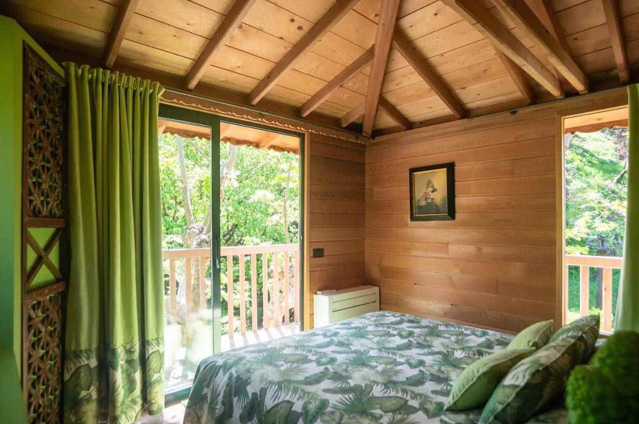 Lake Como Dream Tree House in Como, Comomeer