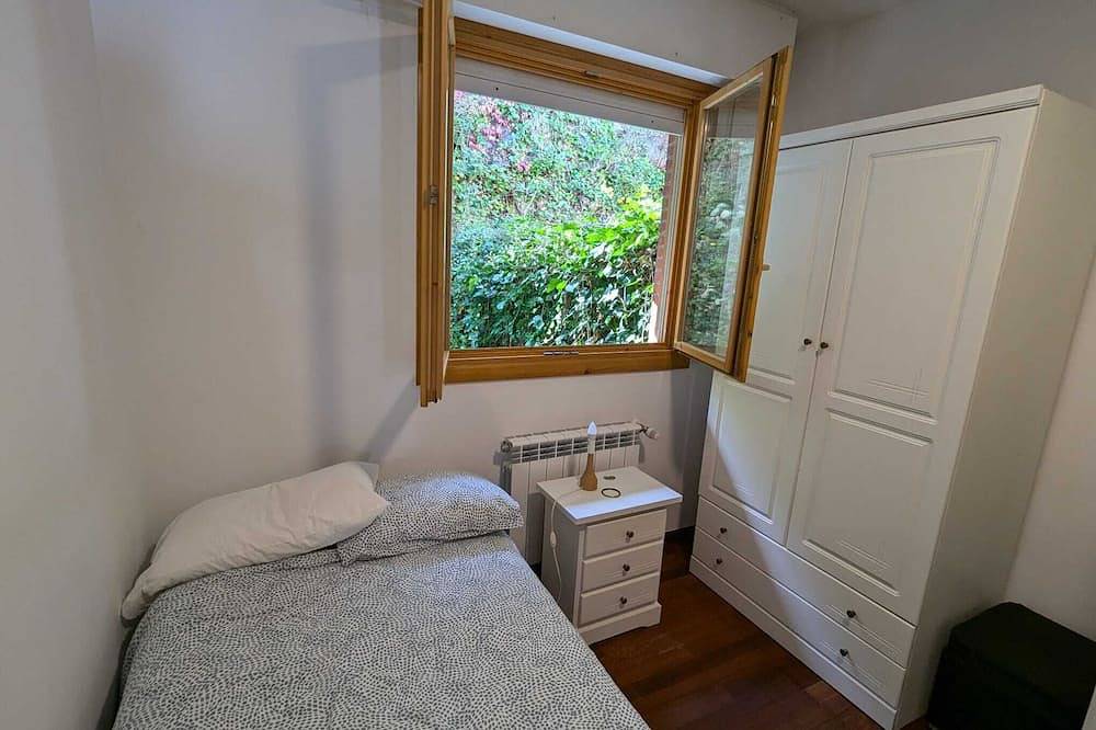 Beautiful apartment in Comillas, private garden, 10m from the Capricho de Gaudi in Comillas, Cantabrian Coast