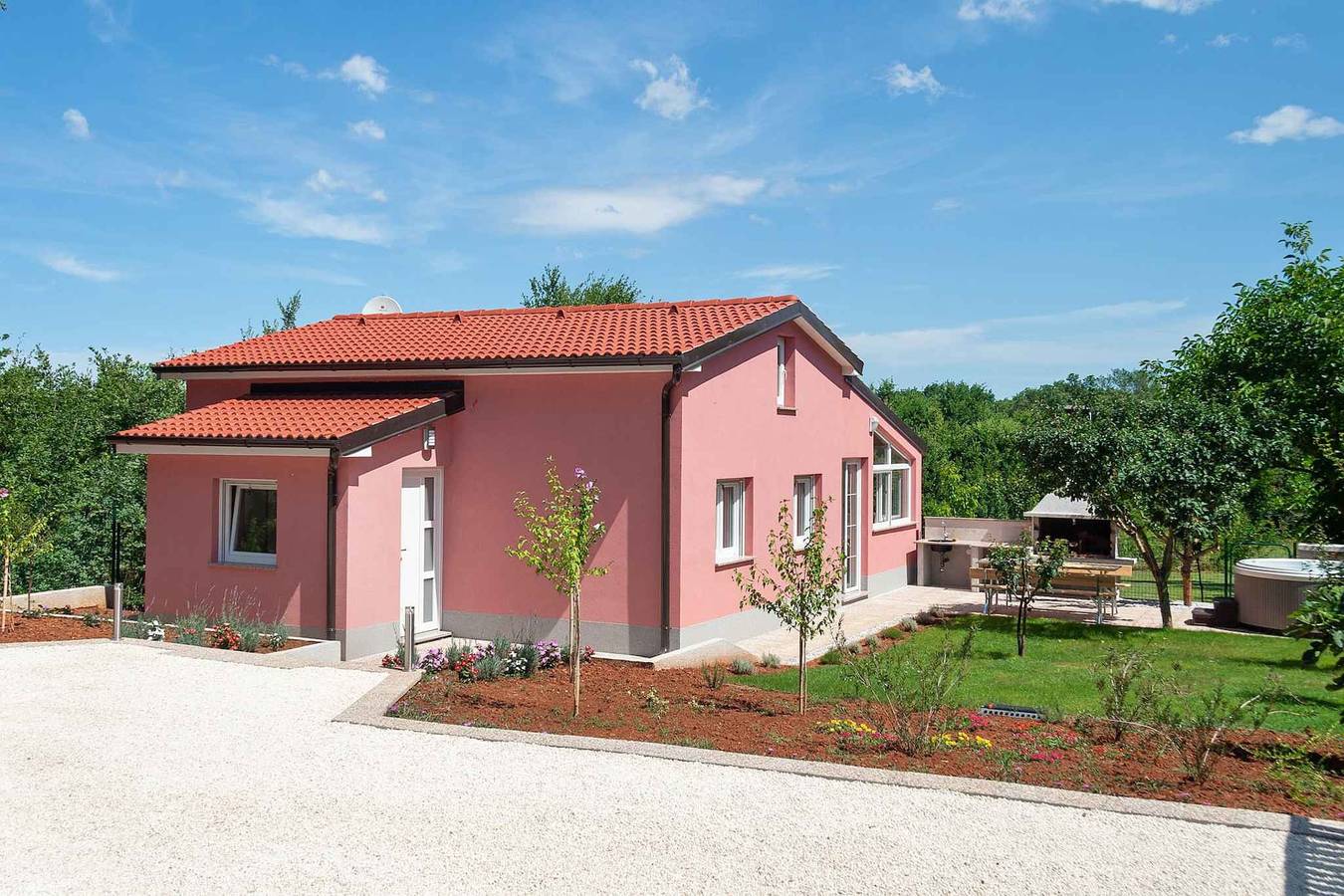Ferienhaus mit Whirlpool und Klimaanlage in Beach Centinera, Banjole
