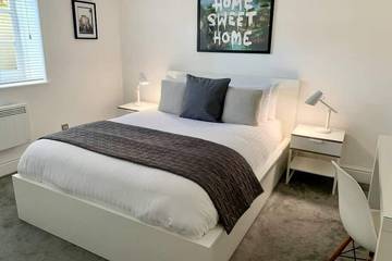 Apartment for 4 People in Reading, North Wessex Downs, Photo 1