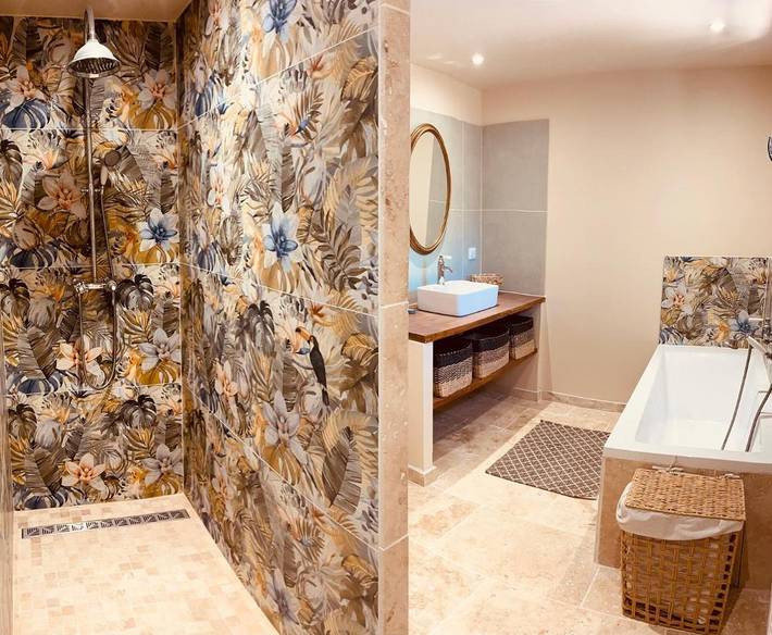 Location de vacances pour 2 personnes, avec terrasse ainsi que jardin et jacuzzi à Grans - 4