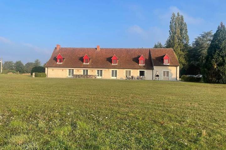 Location de vacances pour 18 personnes, avec jardin dans Château du Gué-Péan