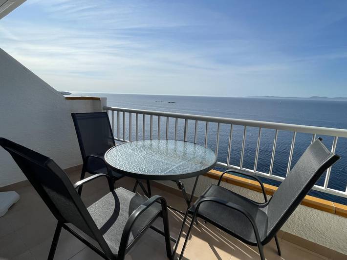 Ferienwohnung für 4 Personen, mit Terrasse und Meerblick sowie Pool, kinderfreundlich in Roses