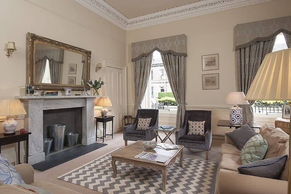 1 Bellevue Terrace - sleeps 4 guests  in 2 bedrooms in Edinburgh, Edinburgh and Lothian