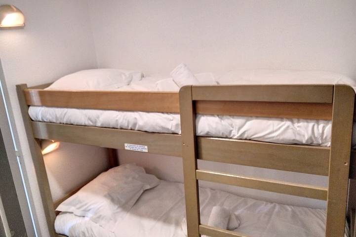 Ganze Wohnung, Studio-126-Ensuite mit Bad-Gartenblick in Juan-les-Pins, Antibes