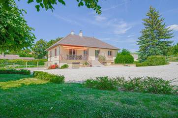 Gîte pour 6 personnes, avec terrasse et jardin à Piney
