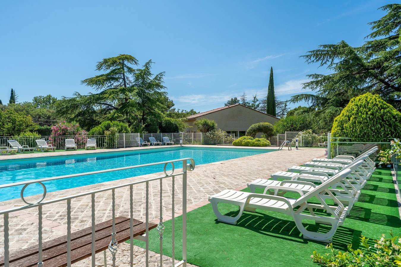 Ferienhaus für 5 Personen mit Pool in La Roque-sur-Pernes, Vaucluse