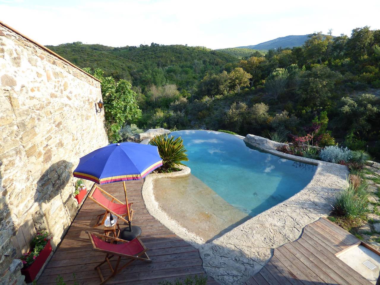 Gîte with private pool in a lush setting in Caixas, Perpignan region
