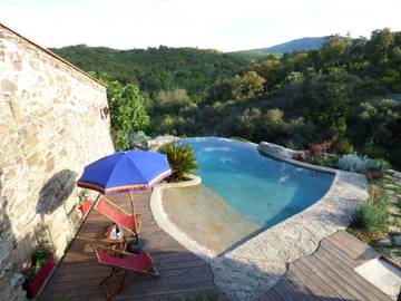 Gîte pour 4 personnes, avec jardin et piscine à Caixas