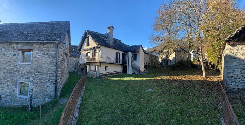 Location de vacances pour 6 personnes, avec vue et jardin à Craveggia - 2