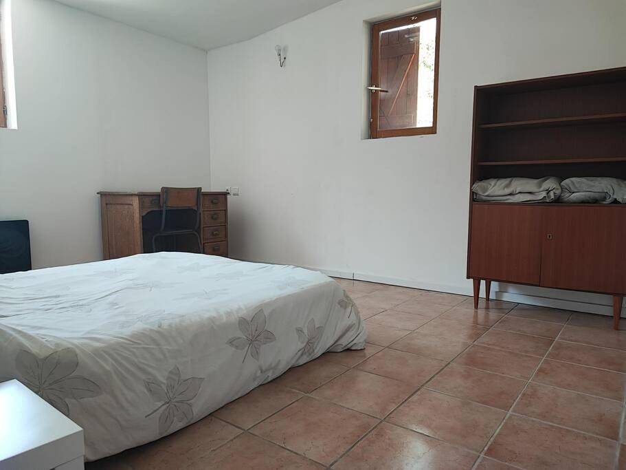 Appartement entier, Appartement en rez de Jardin in Revest-du-Bion, Région de Forcalquier