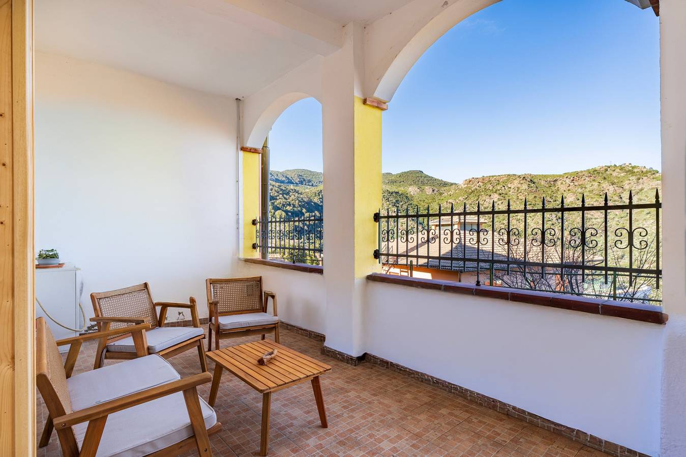 Hel lejlighed, Apartment 'Su Nurassolu Ussassai' with Mountain View, Private Terrace and Wi-Fi in Ussassa/Ussassai, Barbagia
