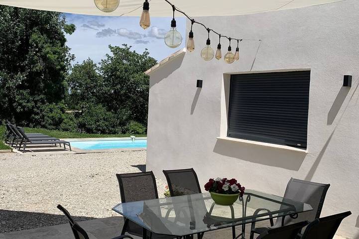 Location de vacances pour 6 personnes, avec terrasse et jardin
