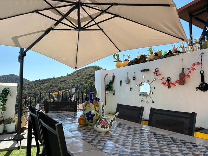 Apartamento de vacaciones para 5 personas, con Balcón y Terraza además de Jardín y Piscina en Parc Natural de la Serra d'Espadà - 3