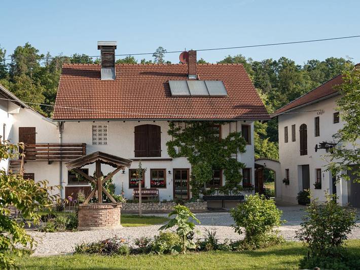 Bauernhof für 2 Personen, mit Balkon/Terrasse und Garten sowie Pool in Oberbayern