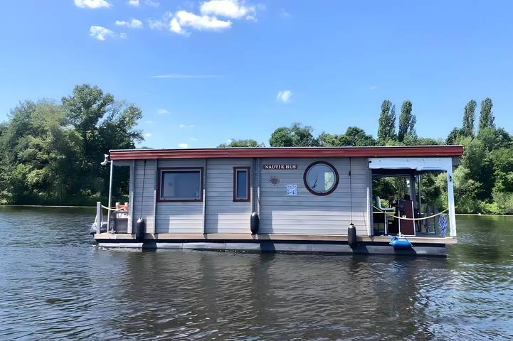 Hausboot für 4 Personen, mit Balkon und Seeblick in Berlin Umland
