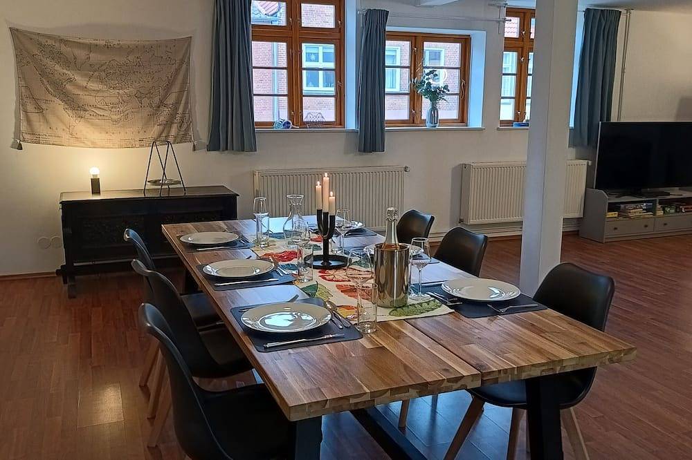 Große Wohnung über 2 Etagen, 105 qm bis zu 6 Personen. Zentral und ruhig in Travemünde, Lübeck