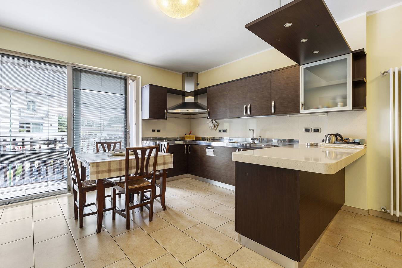 Apartamento entero, Apartamento 'Venezia' con Wi-Fi y aire acondicionado in Peschiera del Garda, Montañas Garda