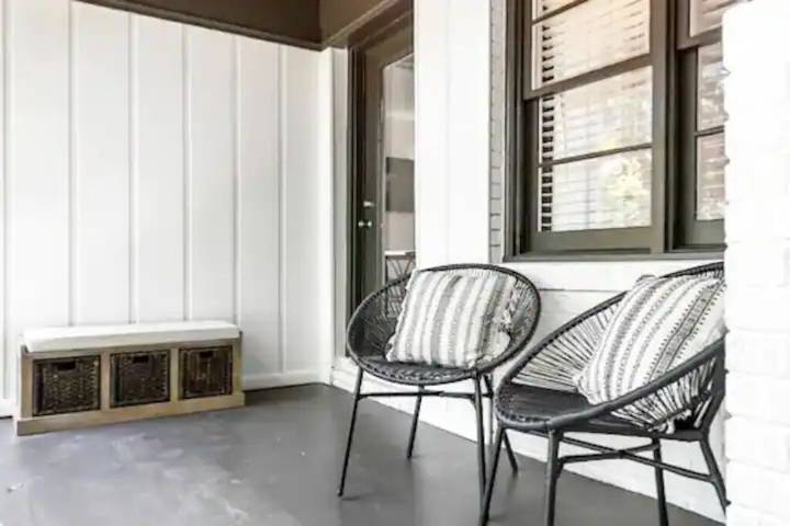 Vacation house for 11 people, with yard in Charlotte