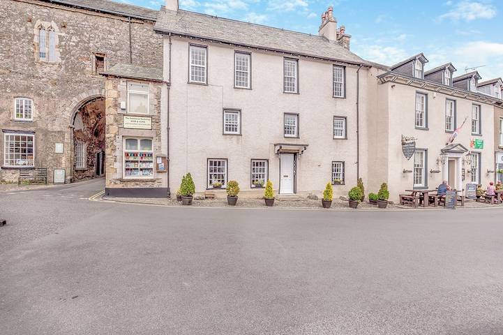 Log cabin for 6 people in Cartmel