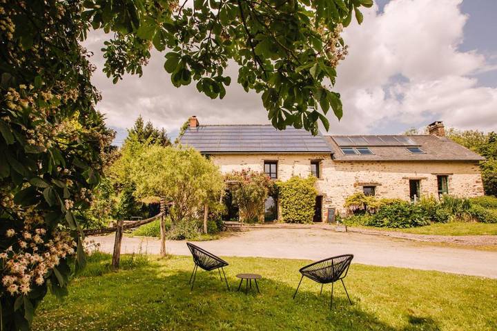 Gîte pour 2 personnes, avec Terrasse et Jardin ainsi que Sauna et Vue
