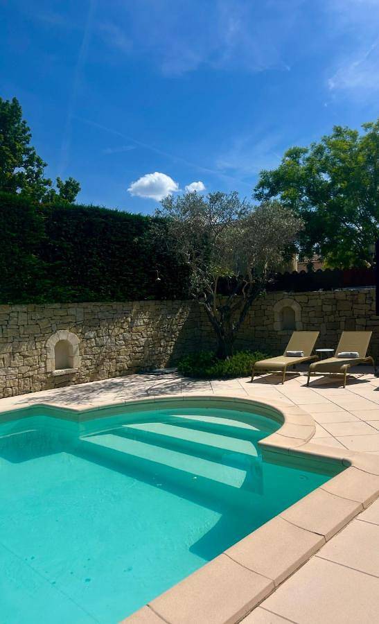 Double Room with Pool View in Taillades, Parc naturel régional du Luberon