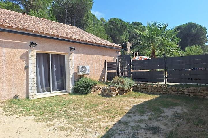 Maison avec piscine en campagne in Suze-la-Rousse, Nyons und Umgebung