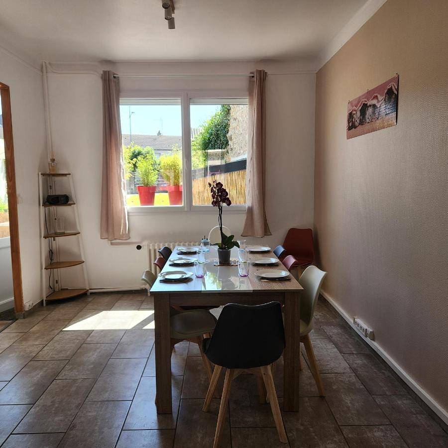 Three-Bedroom Townhouse in Lessay, Coutances und Umgebung