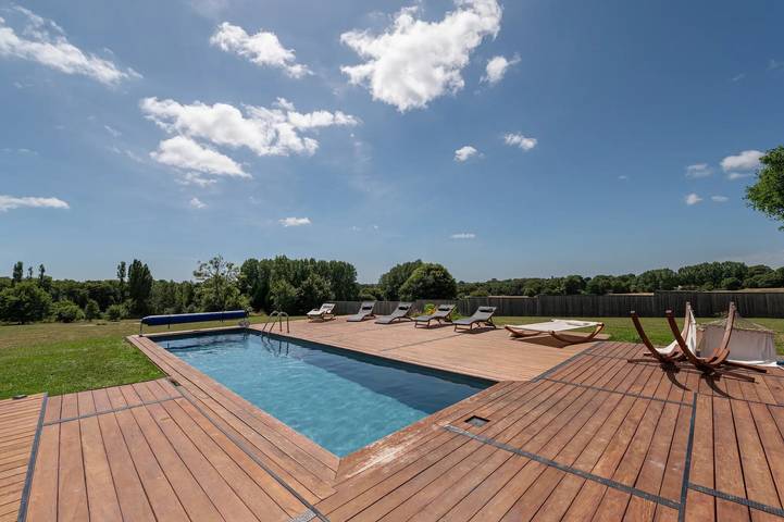 Ty Castel - Habitación de huéspedes 2 con piscina, terraza y Wi-Fi in Ploeren, Côte des Mégalithes
