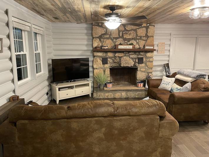 Cottage for 6 people, with terrace and yard as well as hot tub in Pigeon Forge