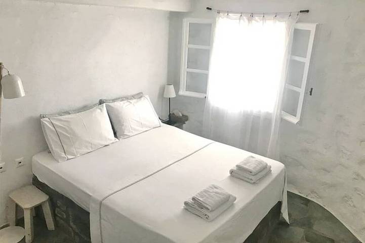 Ganze Wohnung, Ideales Apartment mit 1 Schlafzimmer für 2 oder 3! in Agkairia, Paros