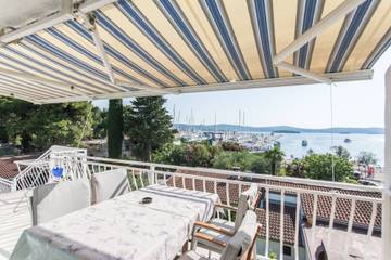 Ferienwohnung für 5 Personen, mit Balkon/Terrasse und Balkon, mit Haustier in Biograd na Moru