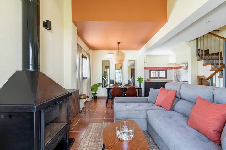 Casa rural para 6 personas, con piscina para niños y vistas además de piscina y jardín en Sierra Norte de Sevilla - 3