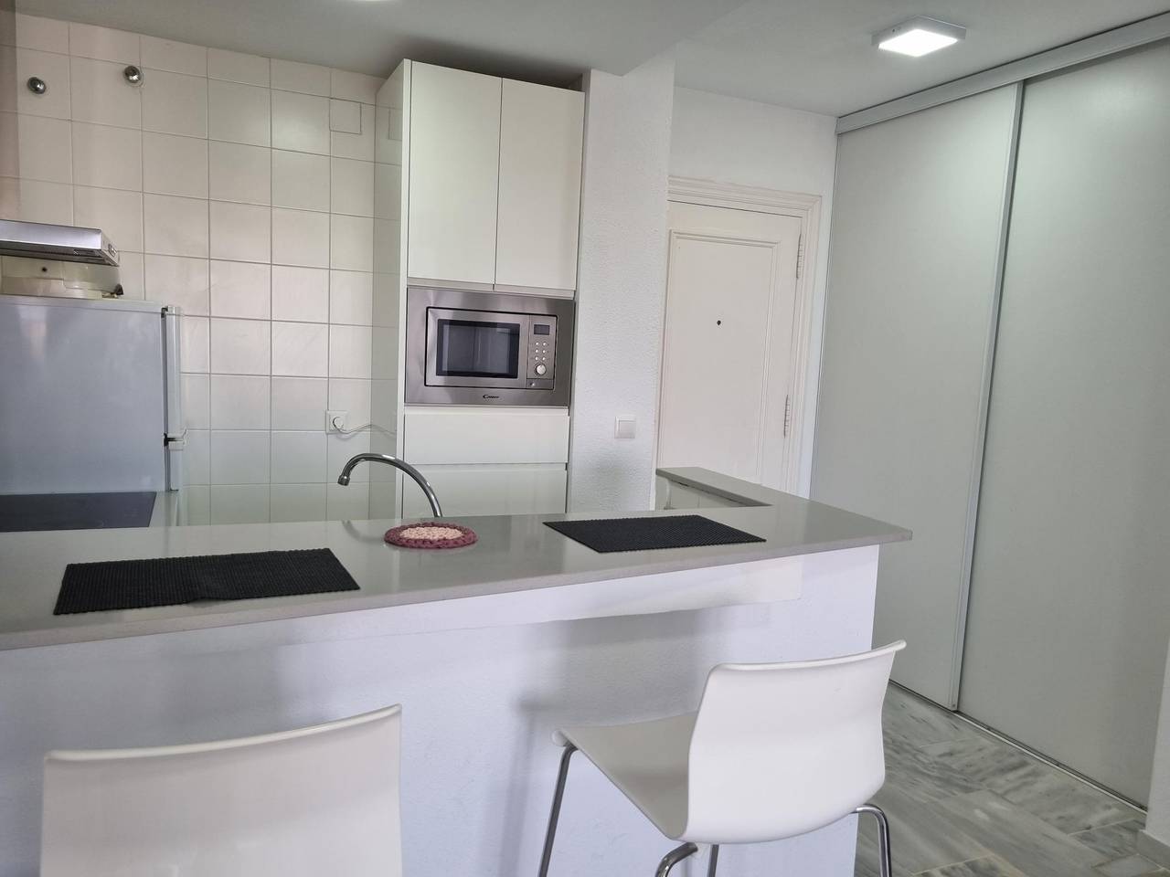 Ganze Ferienwohnung, Wohnung mit Meerblick, Schwimmbad und außergewöhnlichem Klima in Torrox Costa, Torrox