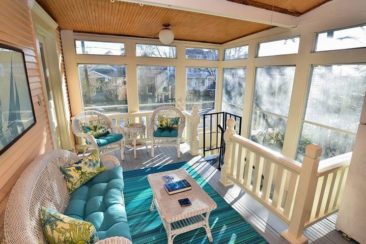 Vacation rental for 12 people, with yard, with pets in Cape Charles