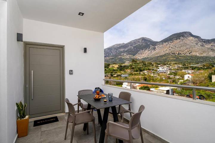 Gîte pour 4 personnes, avec vue ainsi que terrasse et piscine ó Zarós - 4