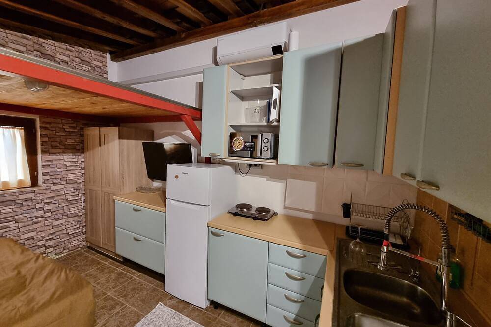 Villa Shiva - Annex. Country House with Hot Tub and Barbecue in Cerveteri, Rom Provinz